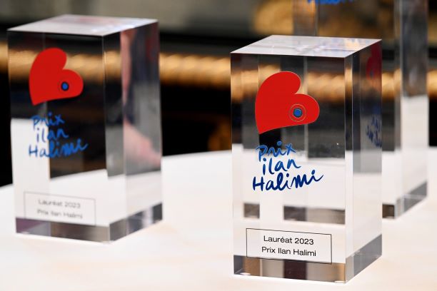 Photo des trophées du prix Ilan Halimi 2023 ©DICOM/MJ