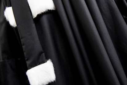 Détail de la robe d'un avocat  ©MJ