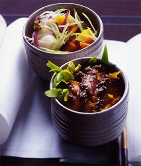Le pot-au-feu revisité par le chef japonais Kei Kobayashi, avec une recette au yuzu, sésame noir, poivre et sirop d'érable